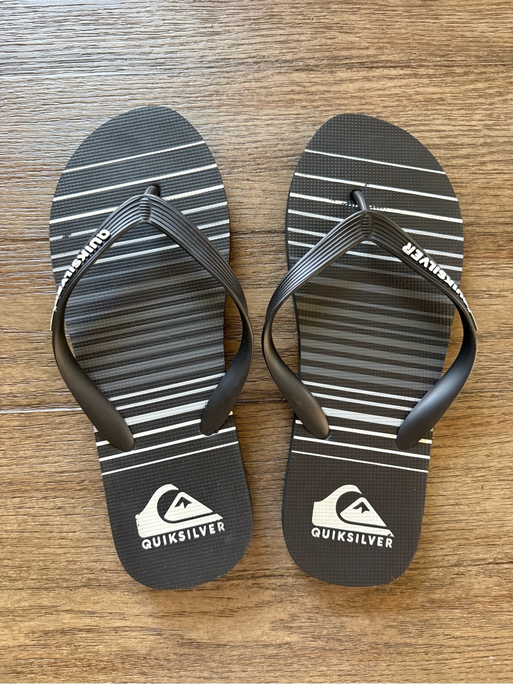 Quiksilver Black and White Striped Men's Flip Flops